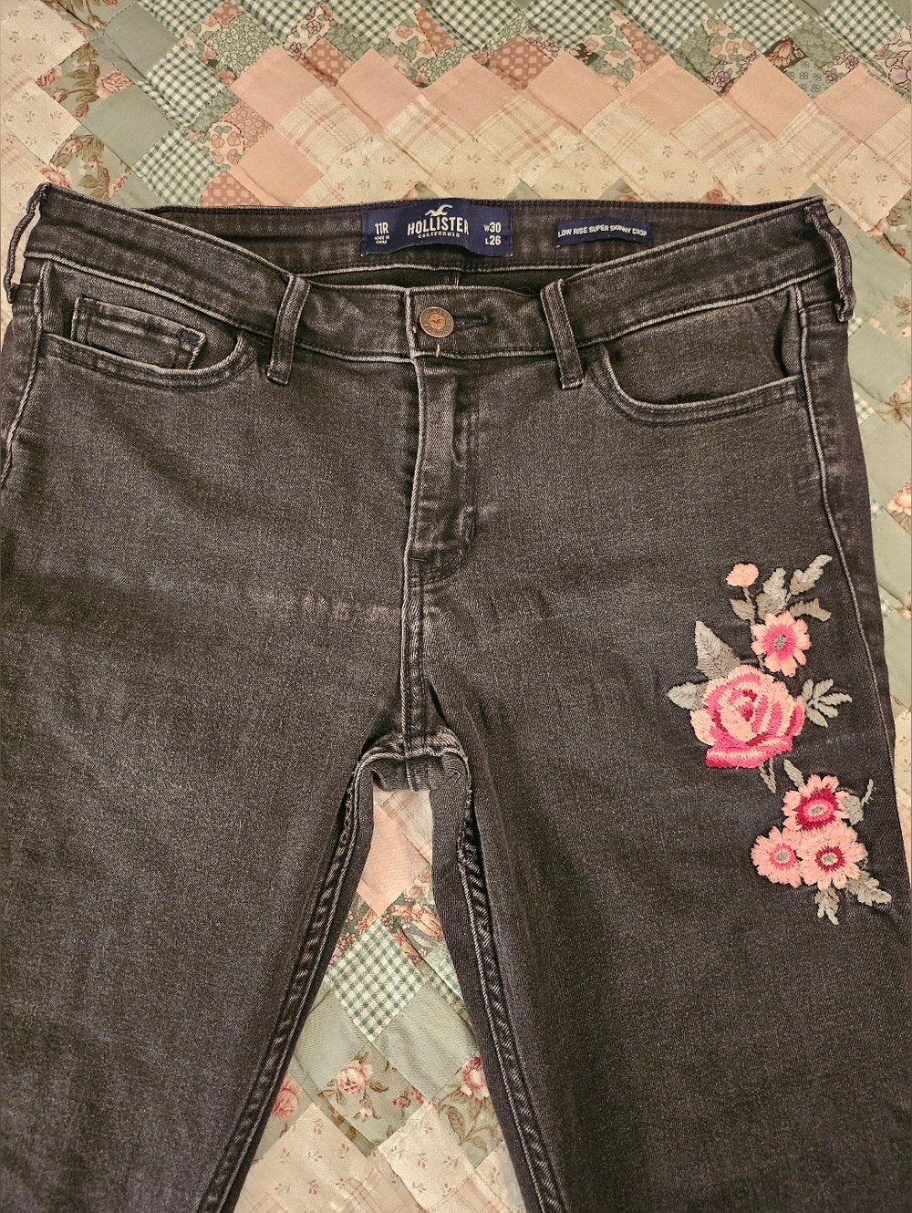 Hollister- Low Rise Super Skinny Crop Jeans - Floral Embrodery Size 11 R - Picture 2 of 10
